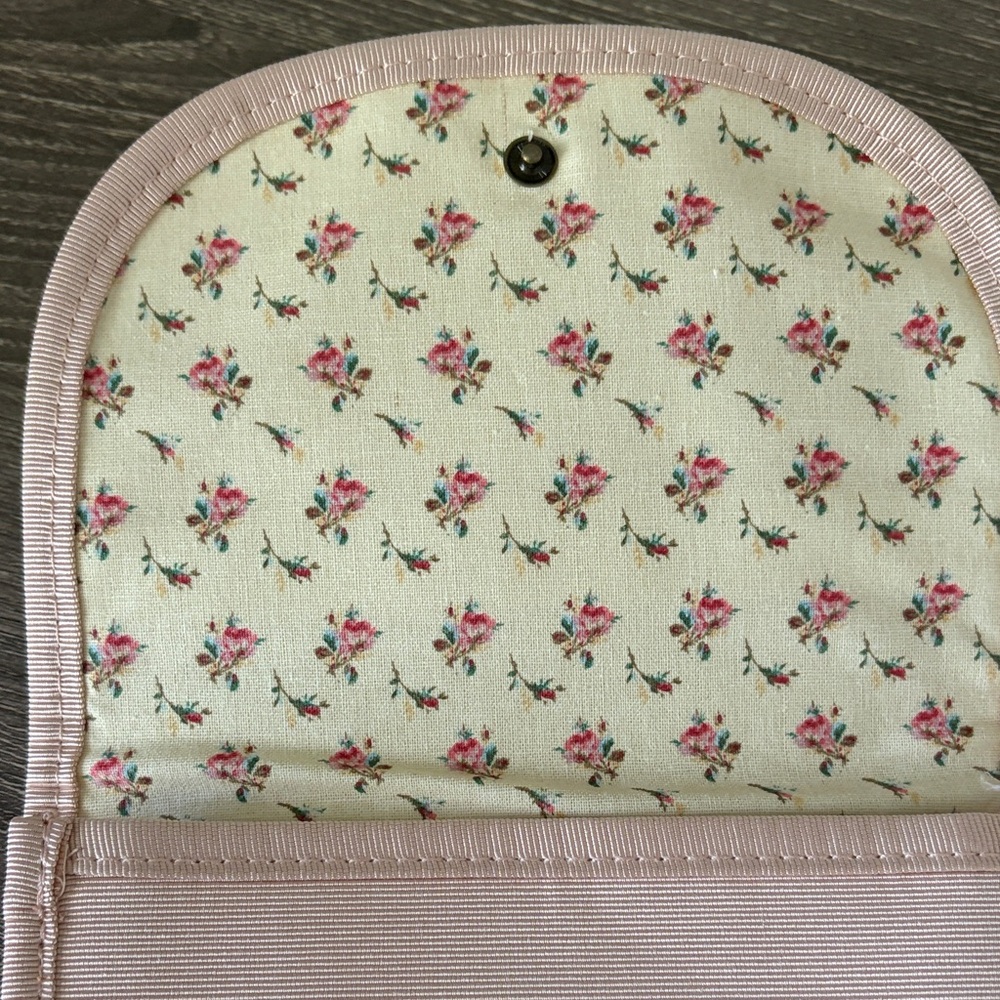 Gucci Bloom Beauty Cosmetic Pouch From Ulta Beauty View 5